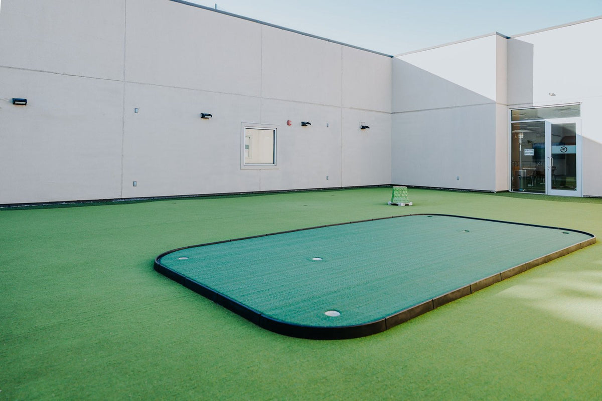 Free putting green at 21 Golf Range
